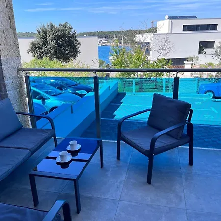 Apartment Seascape Pjescana Uvala